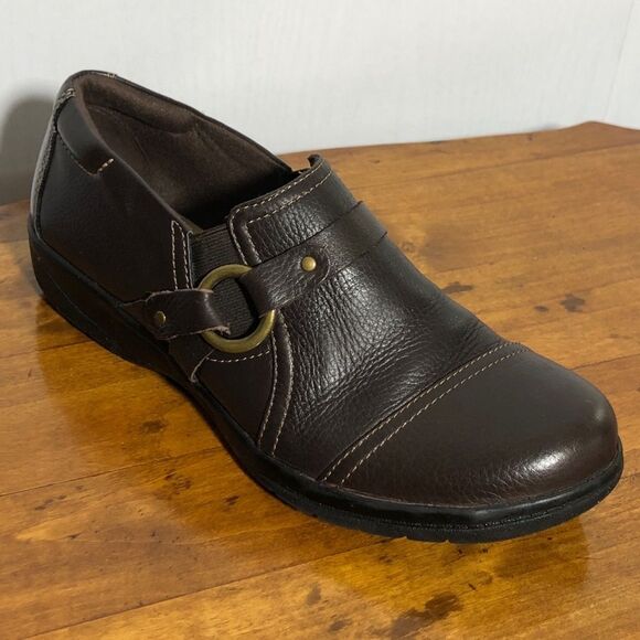 Clarks Loafer Womens 6.5 Brown Leather Cheyn Fame Slip On Casual Pump Comfort - Picture 1 of 10